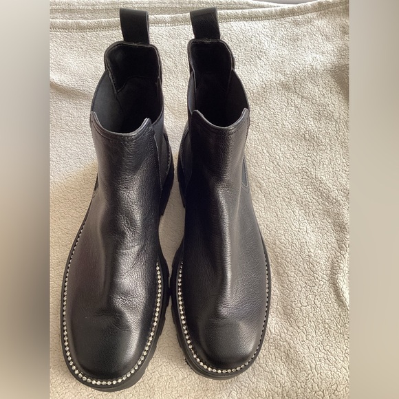 Karl Lagerfeld Black Leather Ladies Mayde Chelsea Boots - Picture 1 of 12